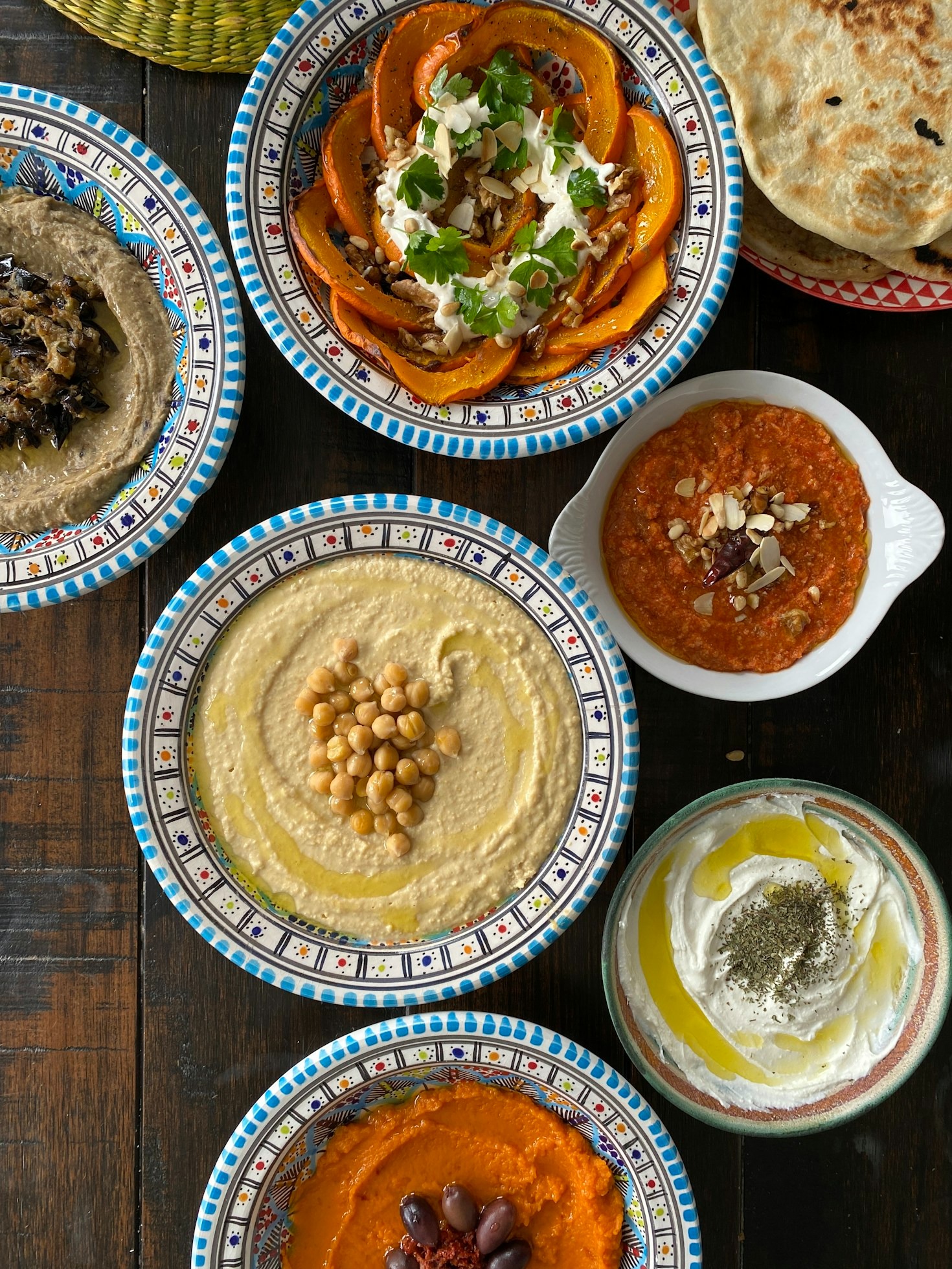 Mediterrane Kräuterkunde: Rosmarin, Thymian und Oregano richtig einsetzen